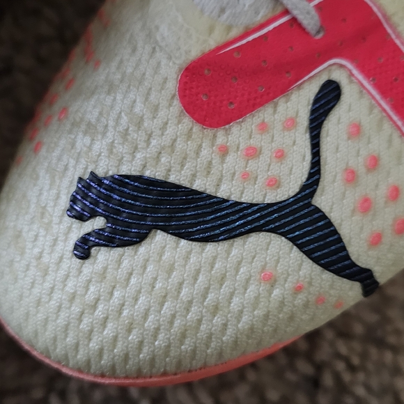 Wmns Future Ultimate FG AG Puma Cleats - Picture 9 of 11
